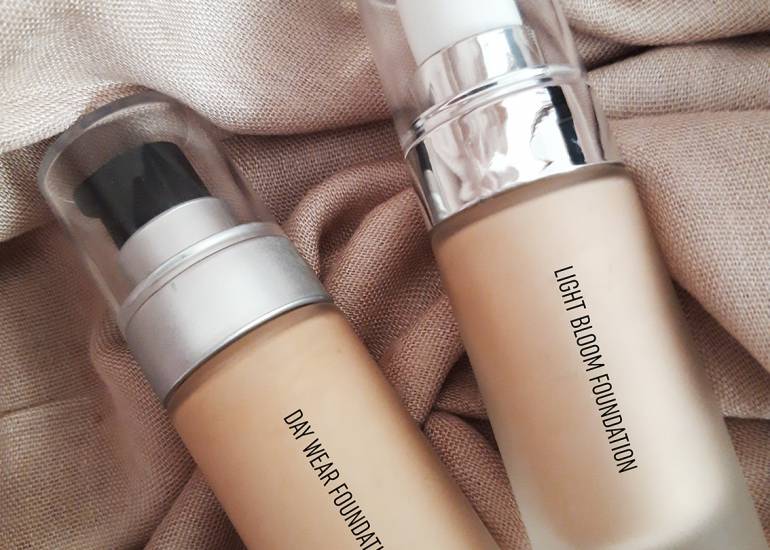 Day Wear Foundation e Light Bloom Foundation